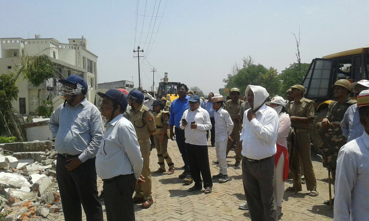 demolition of illegal hotel sparsh of sp mla rampal