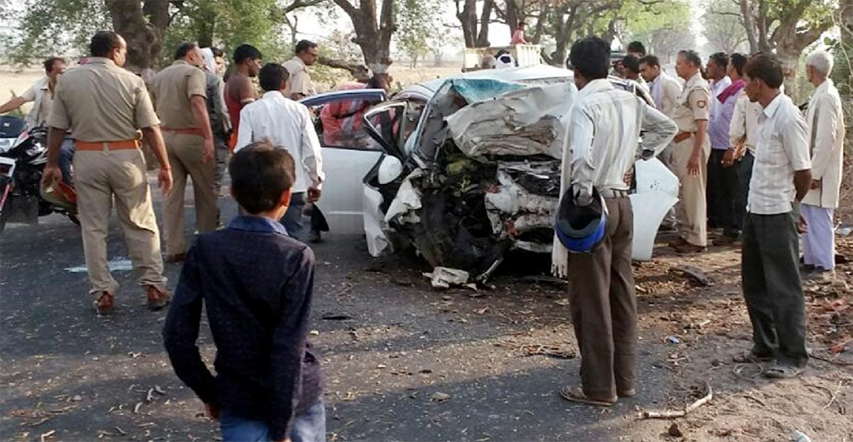 road accident in mahoba, 8 death