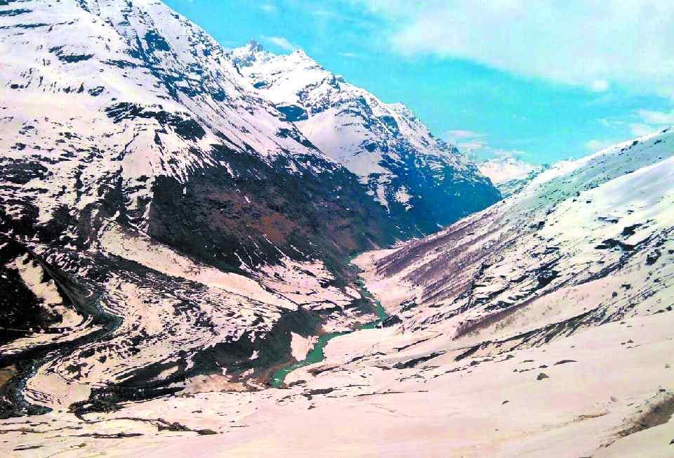rohtang pass road again coverd with snow