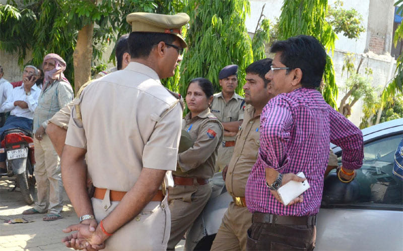 factory owner suicides with family in mathura