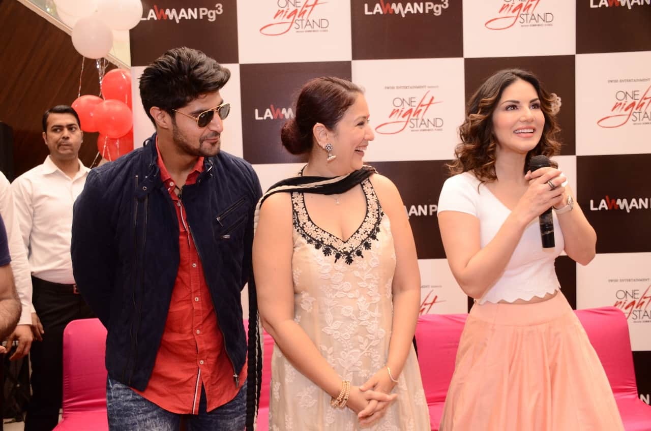 Sunny Leone goes fatty, seen in Delhi