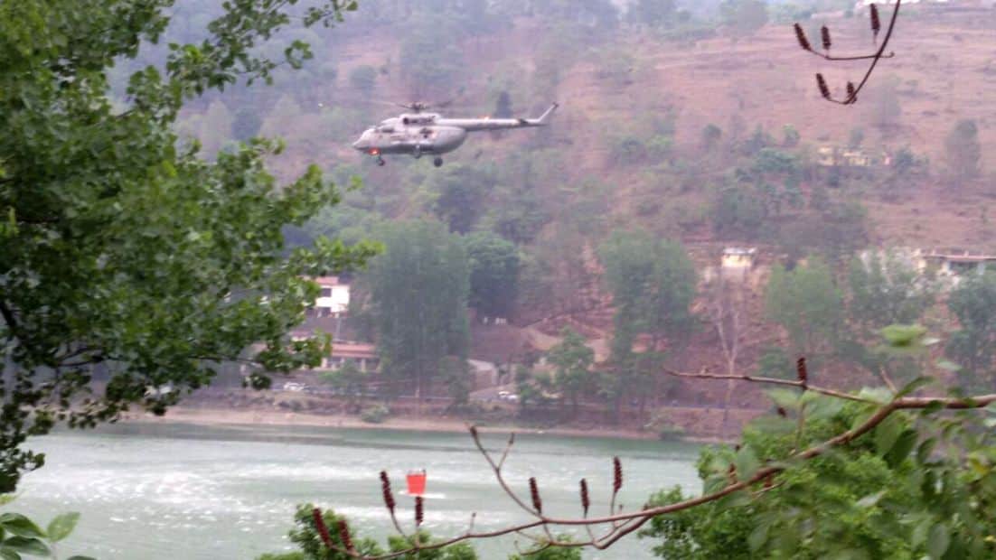 air force helicopter MI 17 to control fire in uttarakhand forest.
