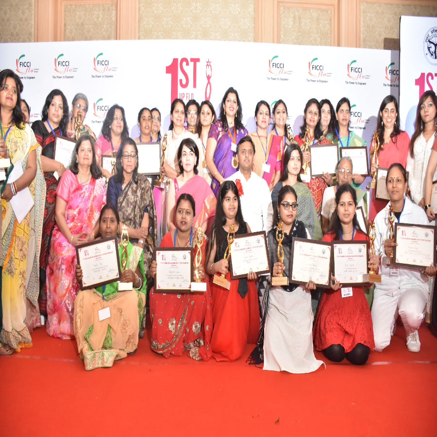cm akhilesh awarded women in ficci programme