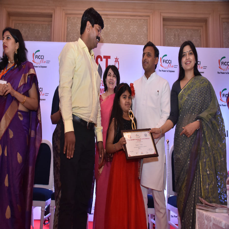 cm akhilesh awarded women in ficci programme