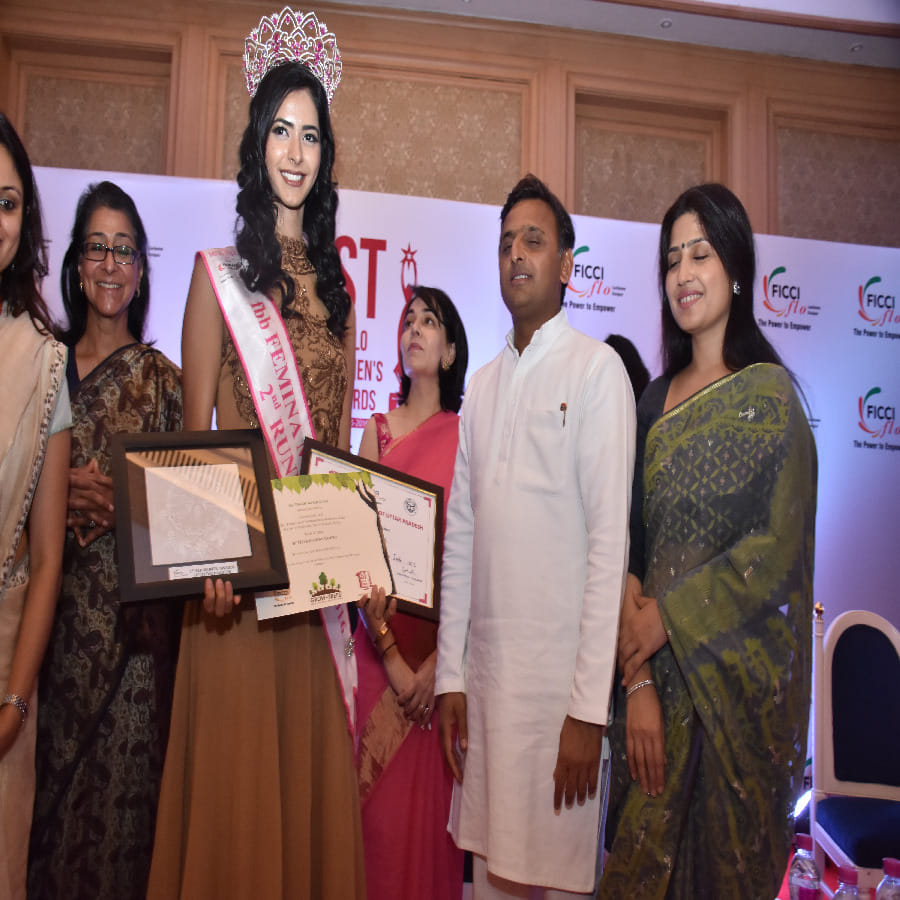 cm akhilesh awarded women in ficci programme