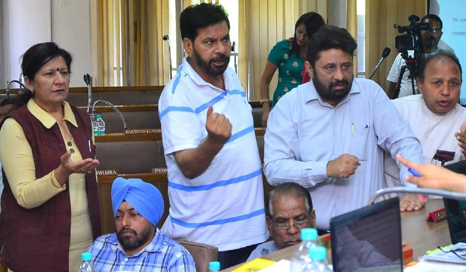municipal corporation meeting: no discussion on proposal  due to dispute