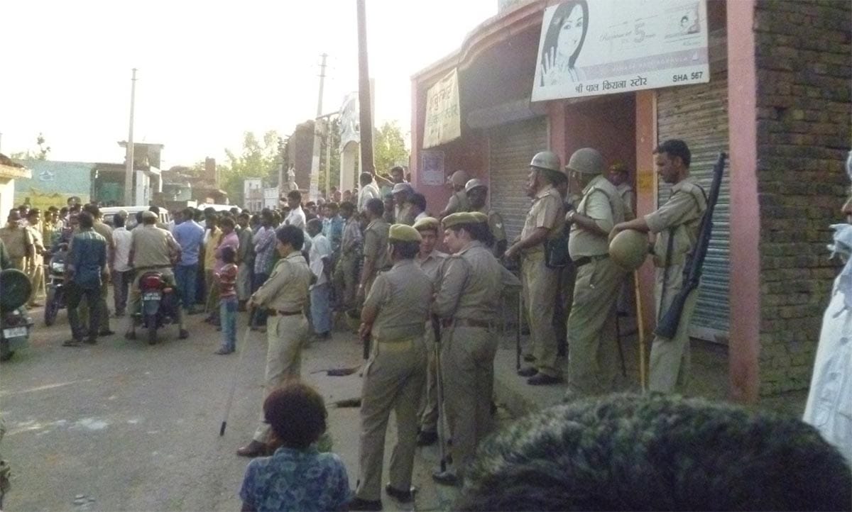 Ethnic clashes in Meerut,  two sides fight over Modi slogans