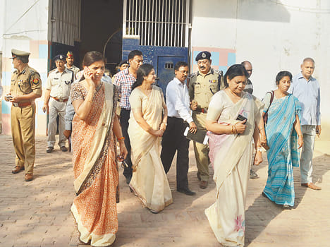 officers visited dist.jail