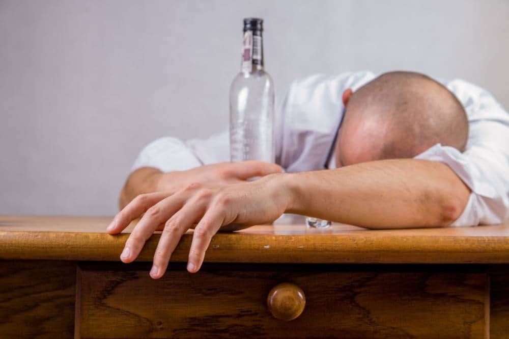 rift in new relationship of marriage pouring alcohol in Gorakhpur