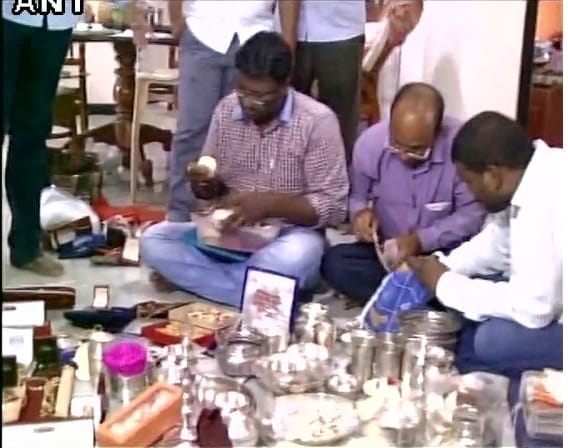 Rs 800 crore assets seized after raid by ACB in andhra