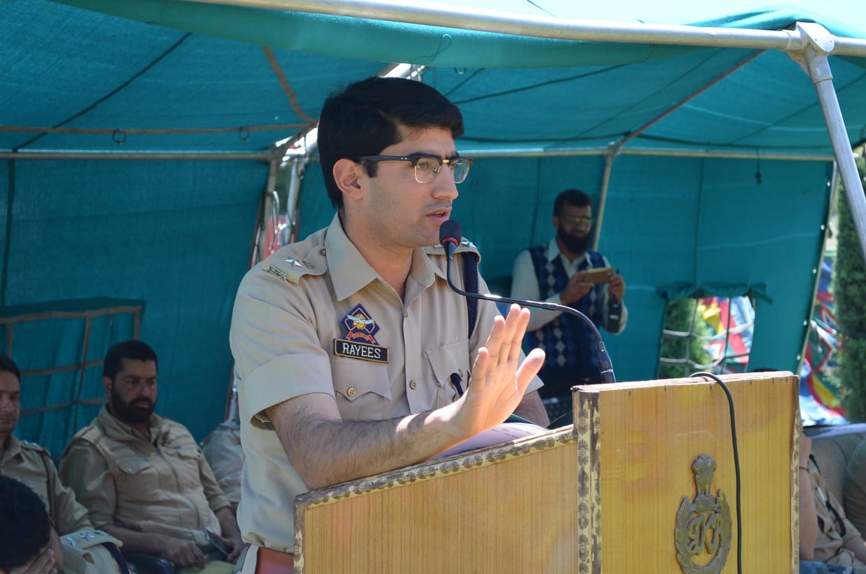 police public meeting in pulwama