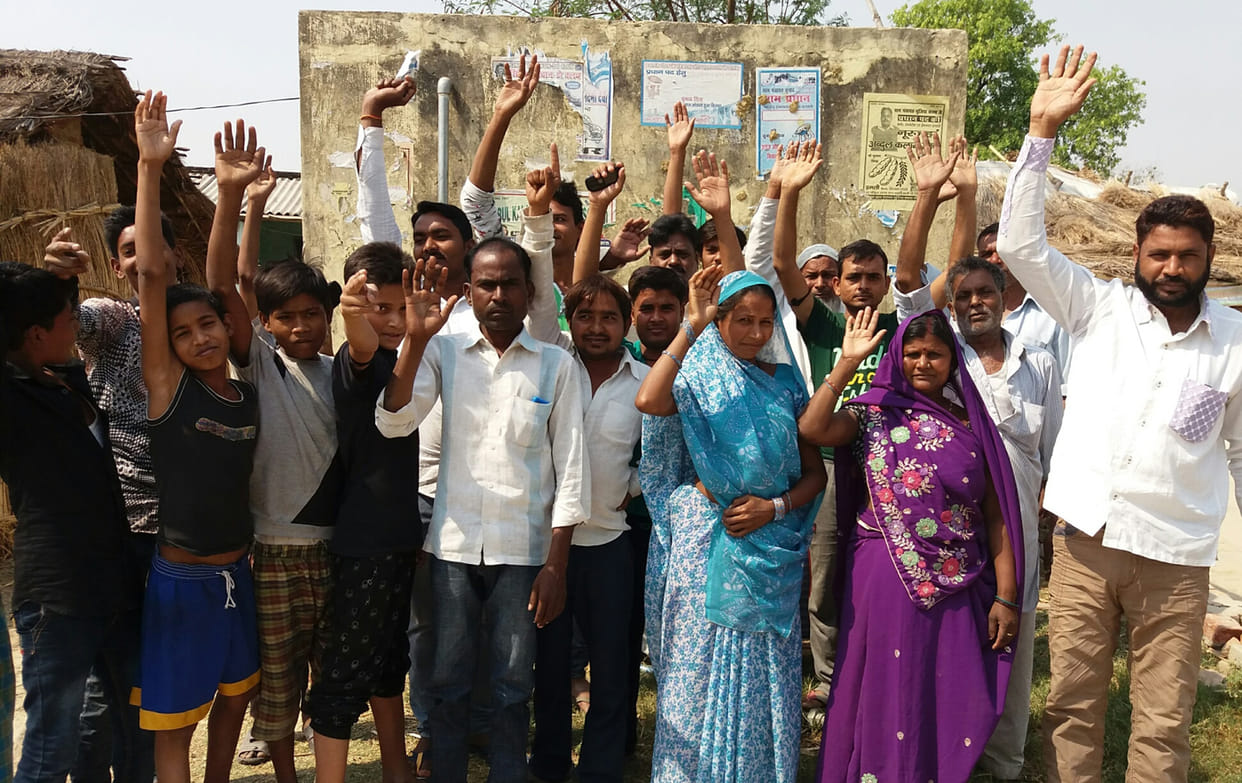 villigers protest for water