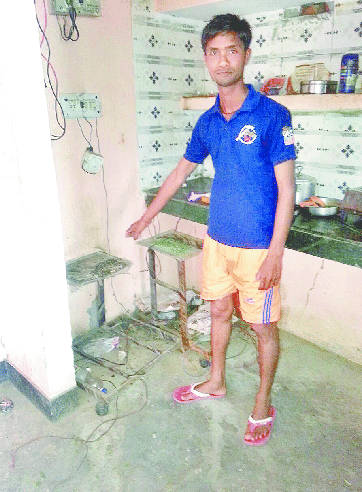 robbery in hostel and students hostage 