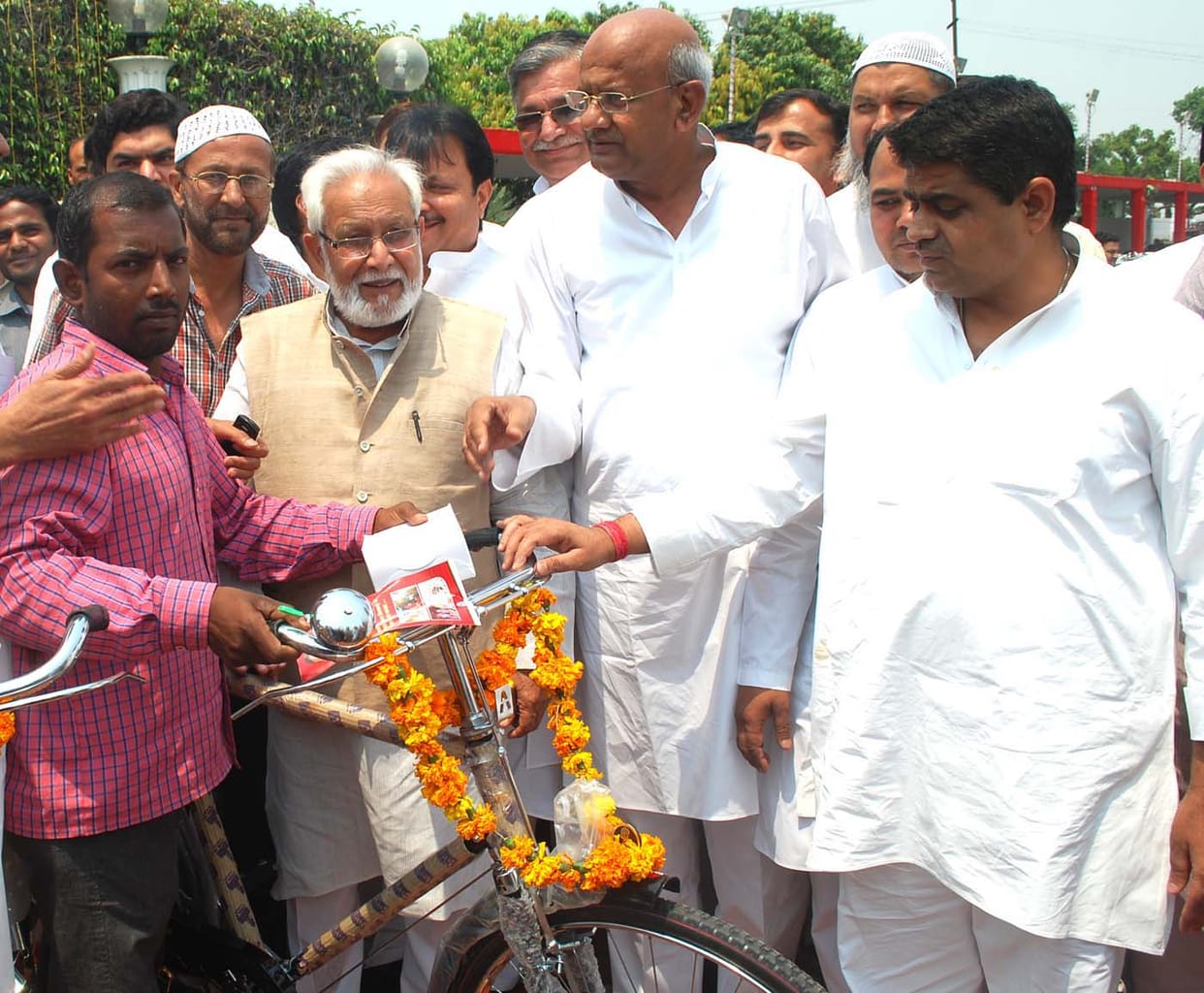 bicycle has 1,500 workers