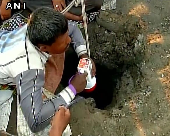 Six year old falls in borewell in maharashtra
