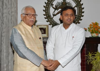Governor Ram Naik speaks Akhilesh to control Azam Khan.