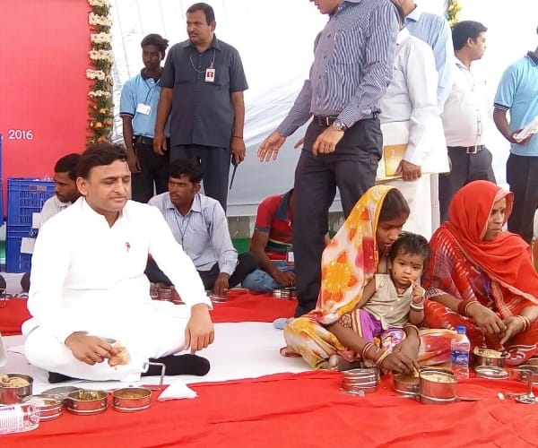 Mid day meal at low price in Uttar Pradesh.
