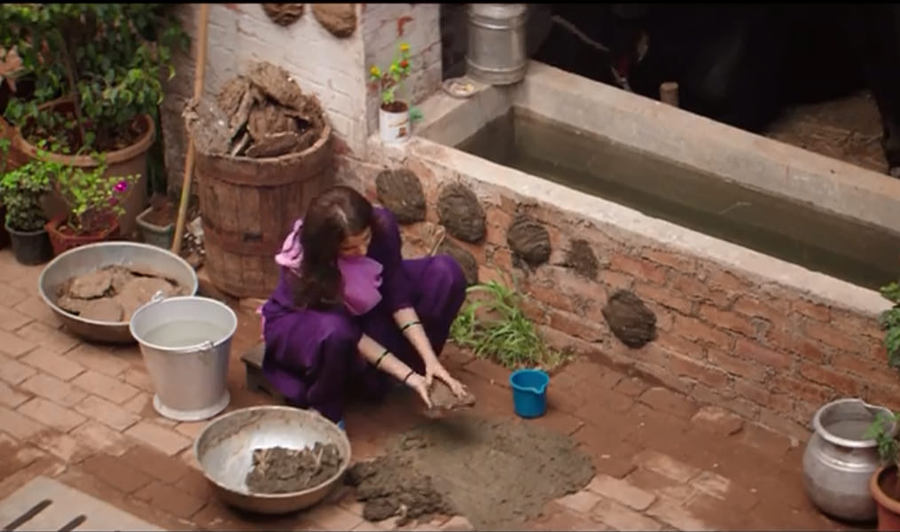 Anushka Sharma looks impressive in sultan's new teaser