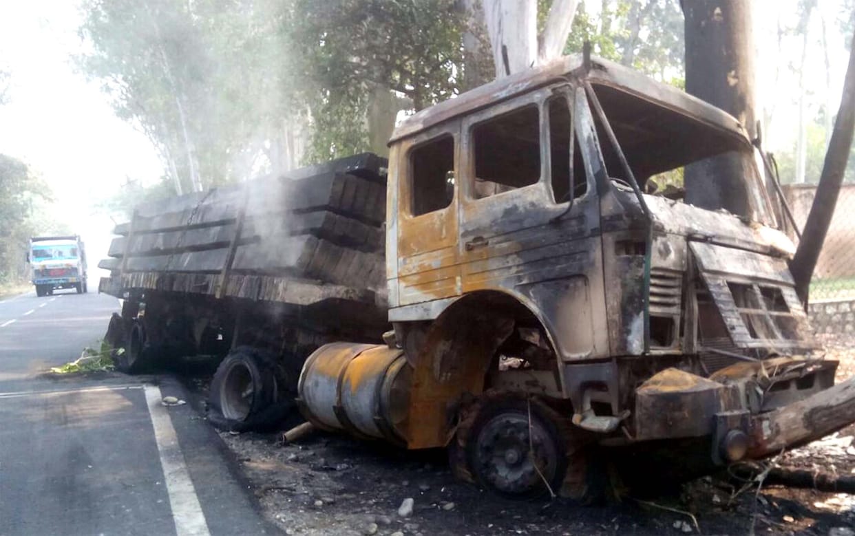 truck burnt after accident