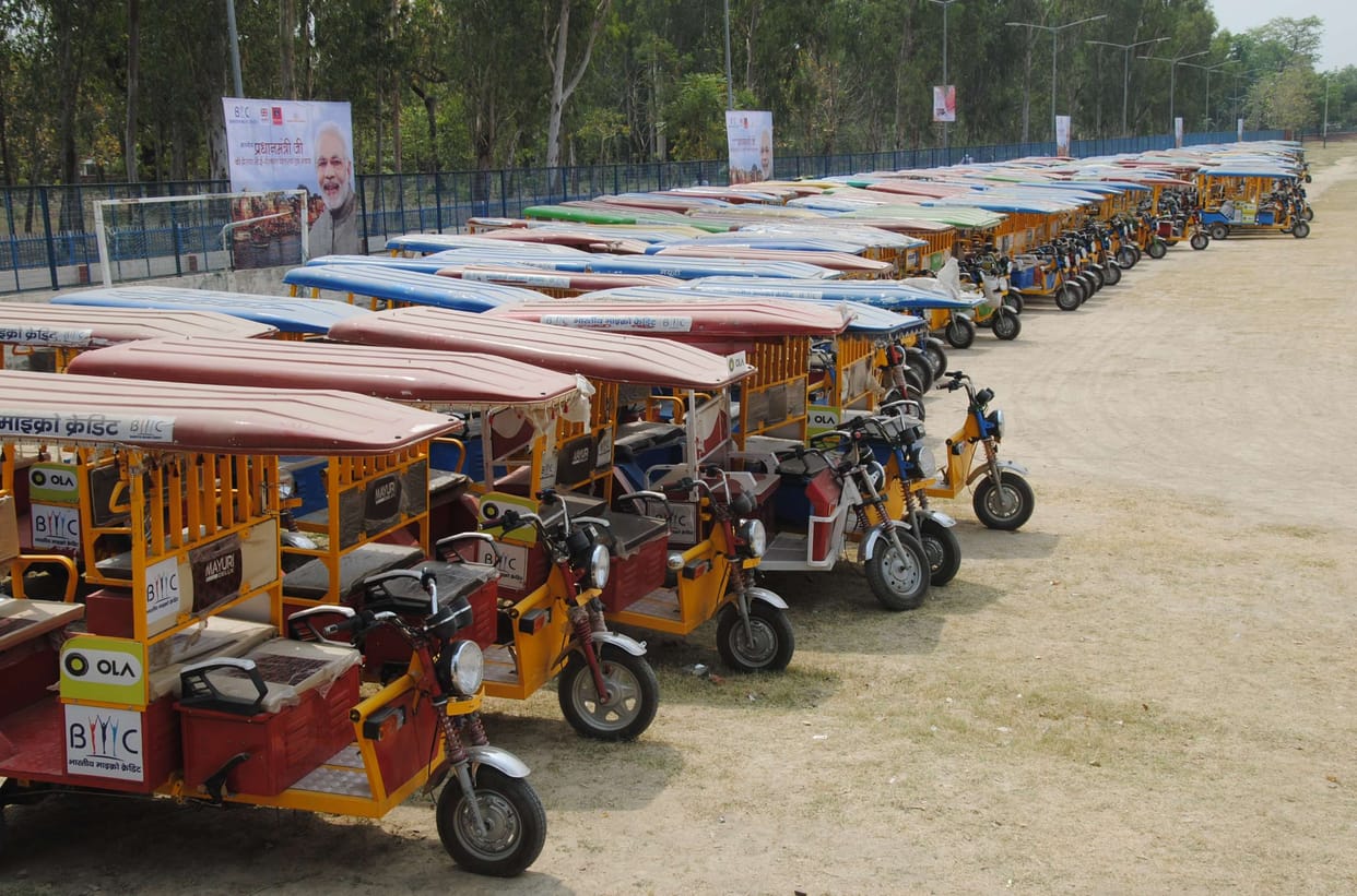 Sharing e-rickshaws, preparing interviews for applicants