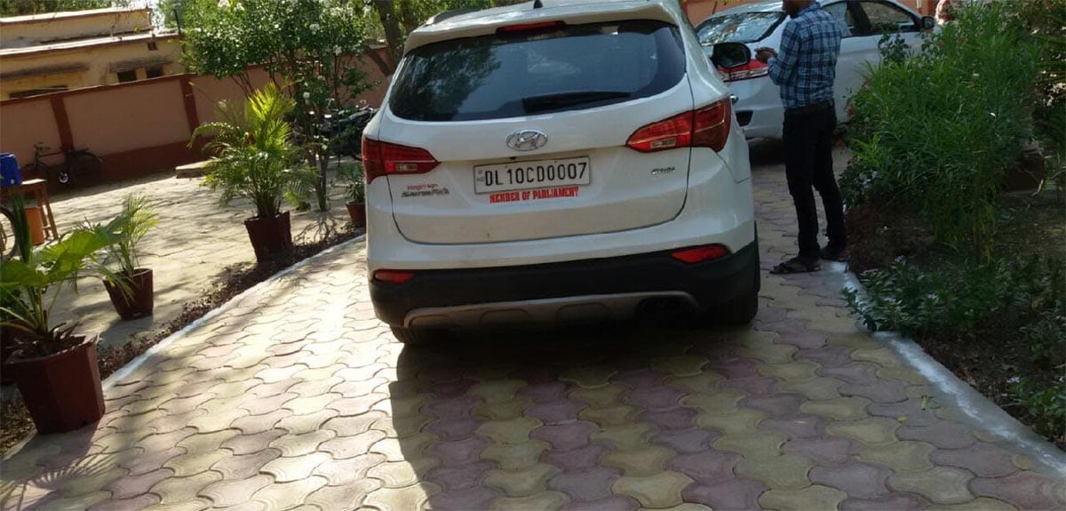 hema malini convoy accident