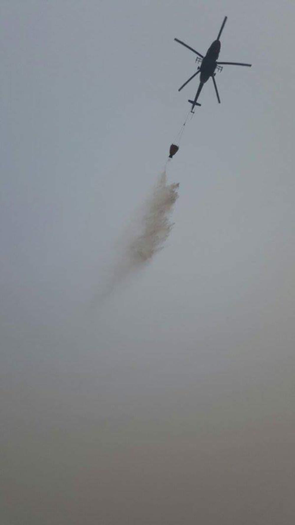  mi-17 control on wildfire in uttarakhand forest