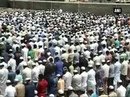 Mass ‘namaz’ offered for rain in Bengaluru 