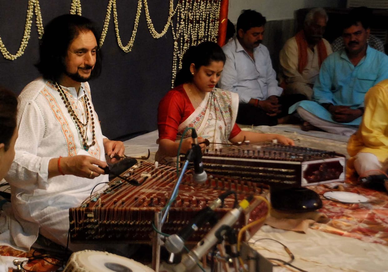 Santoor Atkelian of notes on wiring