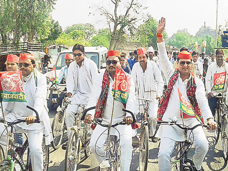 janasandesh saikil yaatra nikaalee