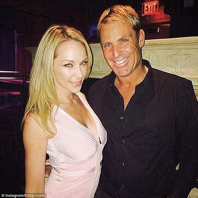 shane warne's ex girlfriend post topless pictures in instagram
