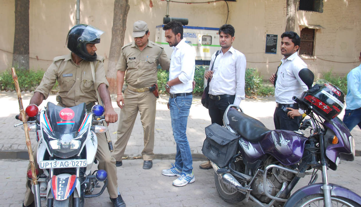 clash in DAV college