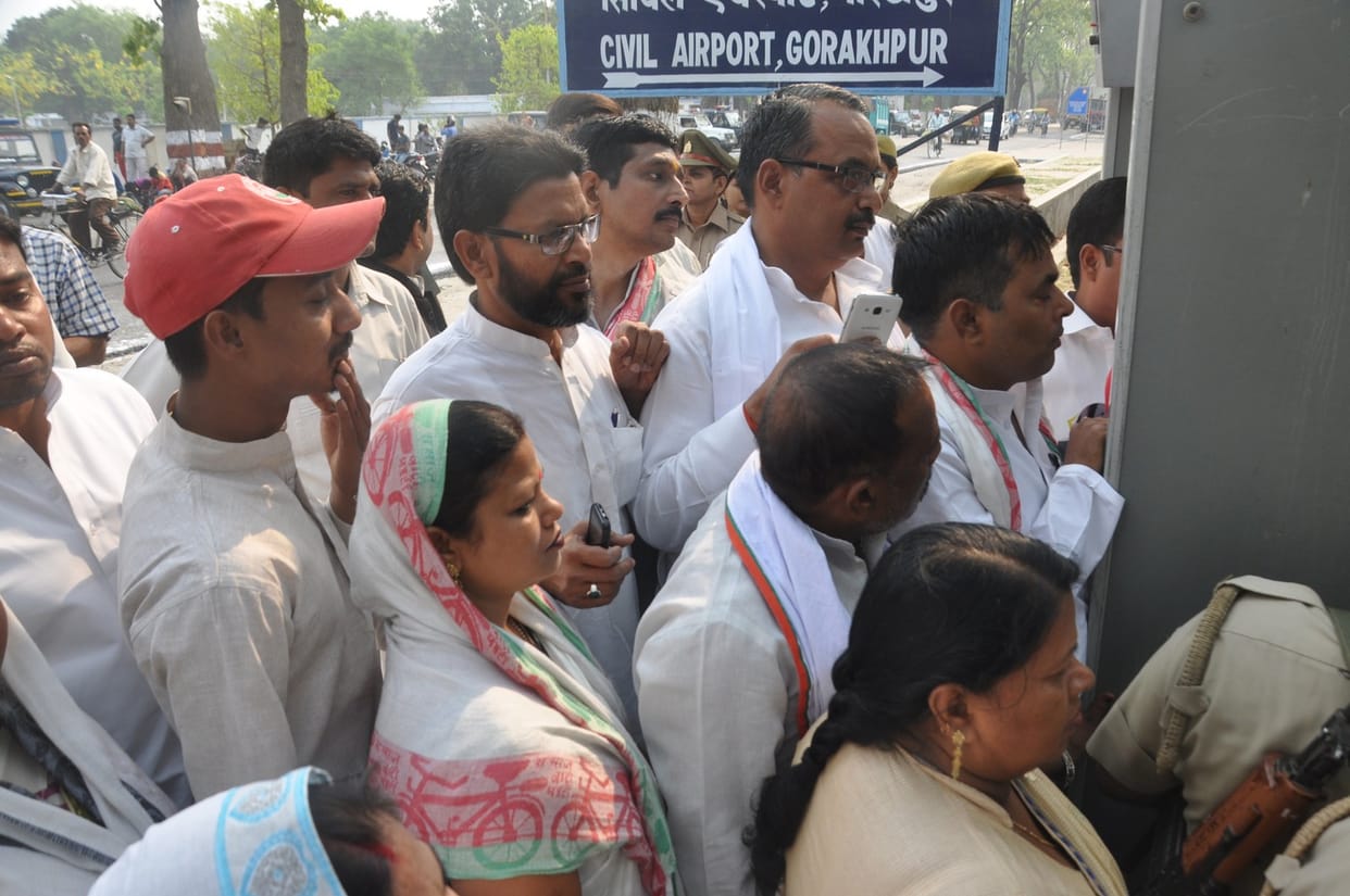 CM comes gorakhpur airport
