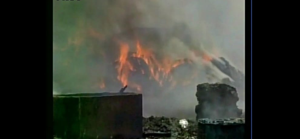 fire breaks in gurgaon kherki daula village, 250 shanties gutted in fire