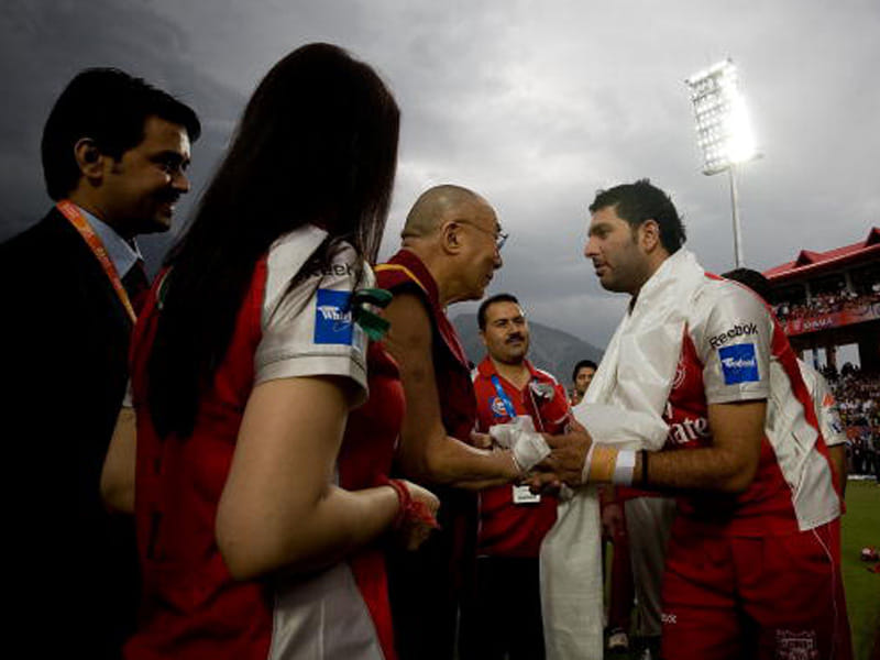 bowlers who take hat trick in ipl