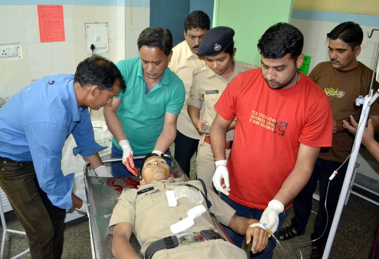 policeman died during fire fighting in uttarakhand.