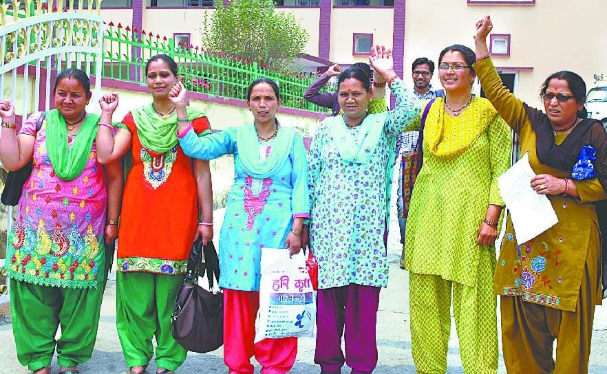 People demonstrate for water bodice