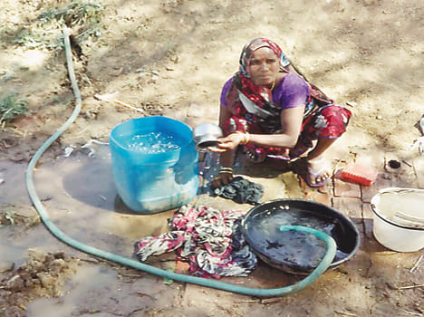 took water by link pipe in leakege