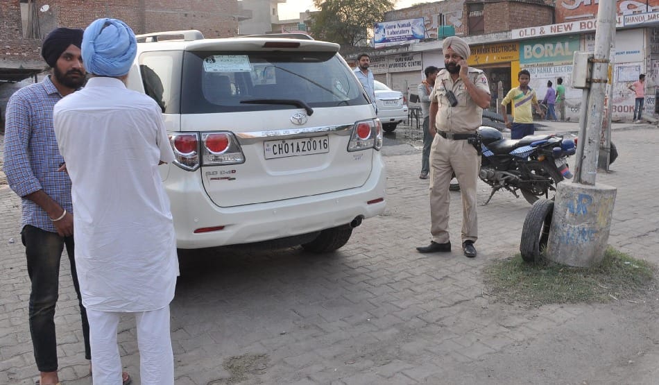 encounter with gangster in mohali, after 9 round firing 2 arrest