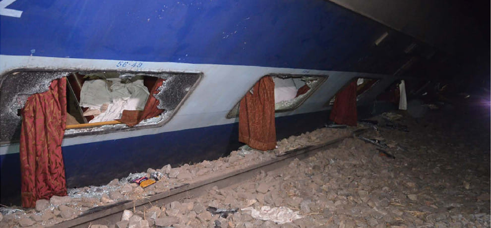 delhi faizabad express train accident
