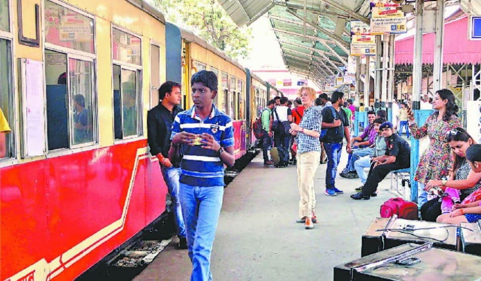 fire at forest of hill area in himachal, Impact on railway