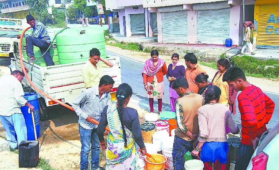 Pick-up and getting the water supply through tankers