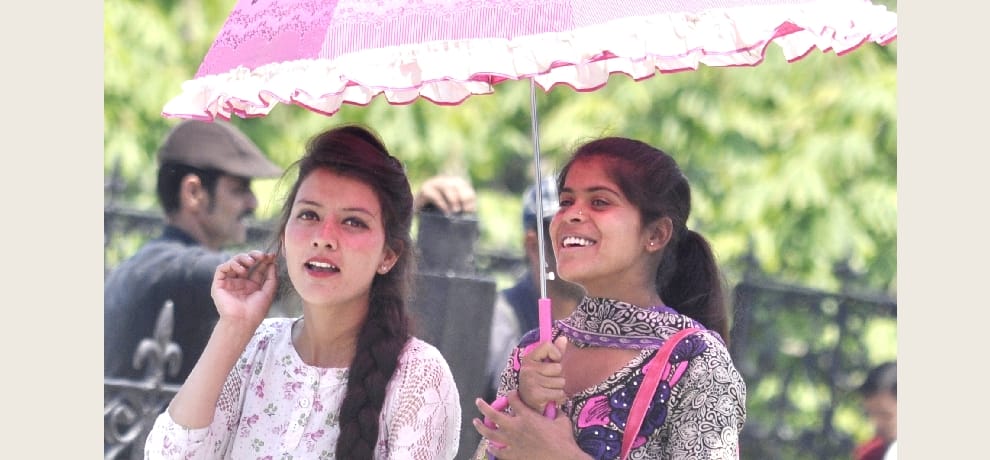 temprature increased in himachal, hottest day at una.