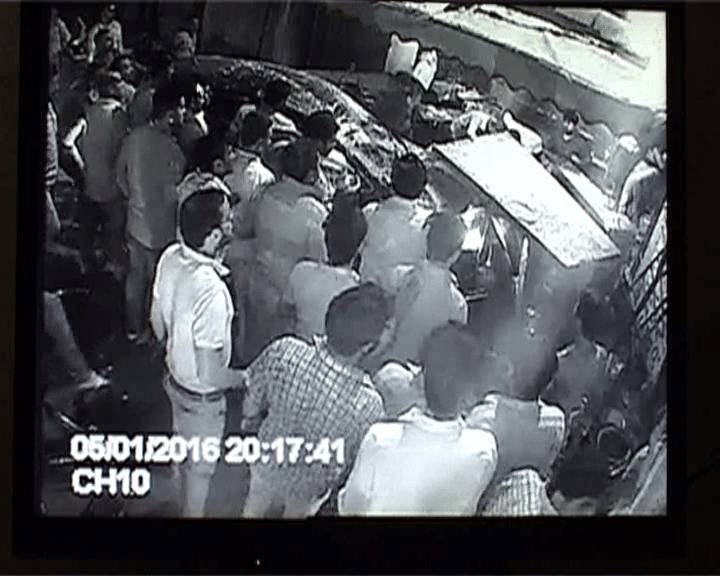 car accident, cat hit to dhaba, yamunanagar accident, haryana accident, yamunanagar, haryana