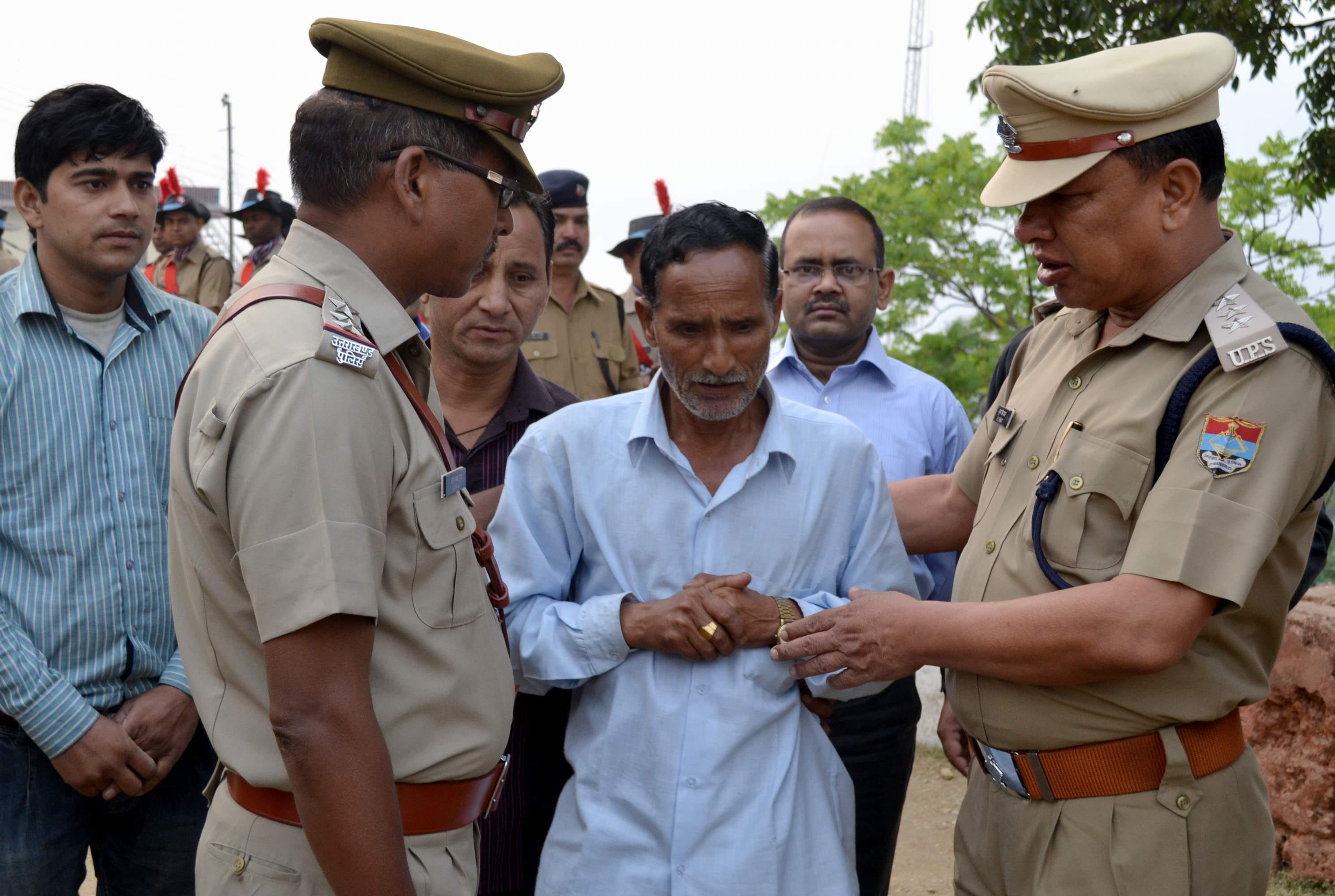 cremation of policeman died during fire fighting.