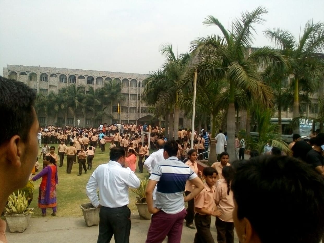 fake bomb call in ghaziabad chhabeel das school