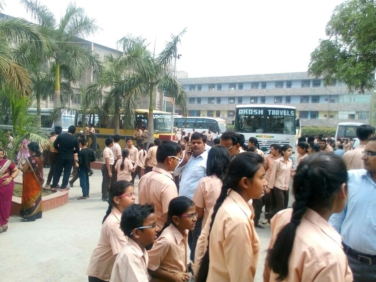 fake bomb call in ghaziabad chhabeel das school
