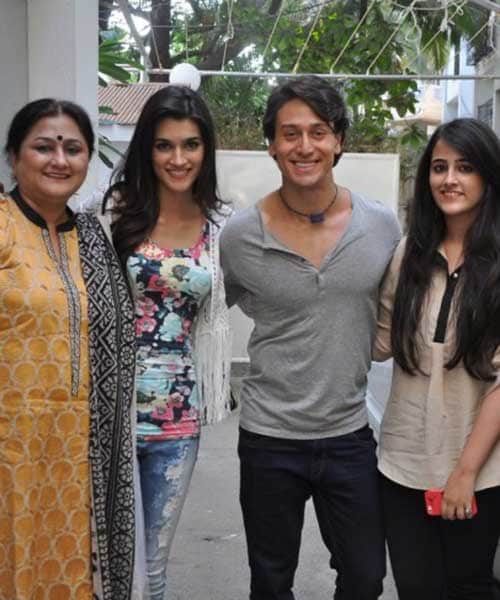 Kriti sanon sisiter Nupur might enter bollywood