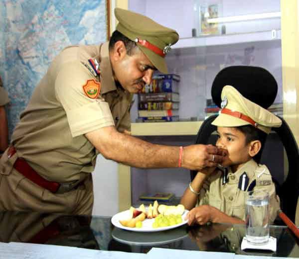 jaipur one day police commisionar girish sharma died in delhi