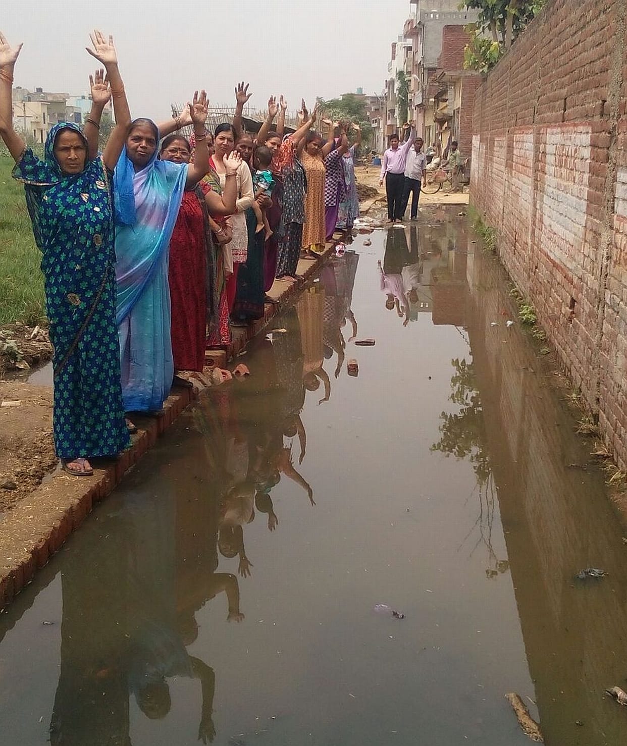 People kindled against waterlogging.
