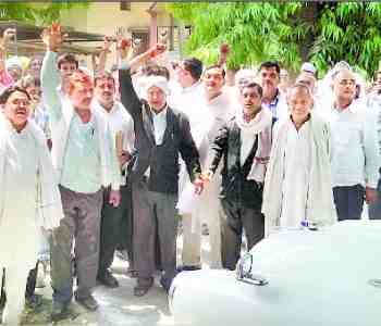 protest by sugarcane farmers